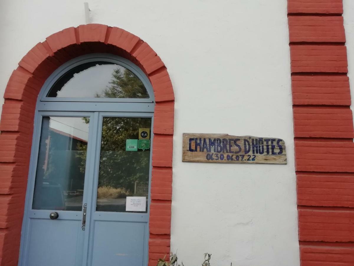 La Gare De Millas Chambres D'Hotes Luaran gambar